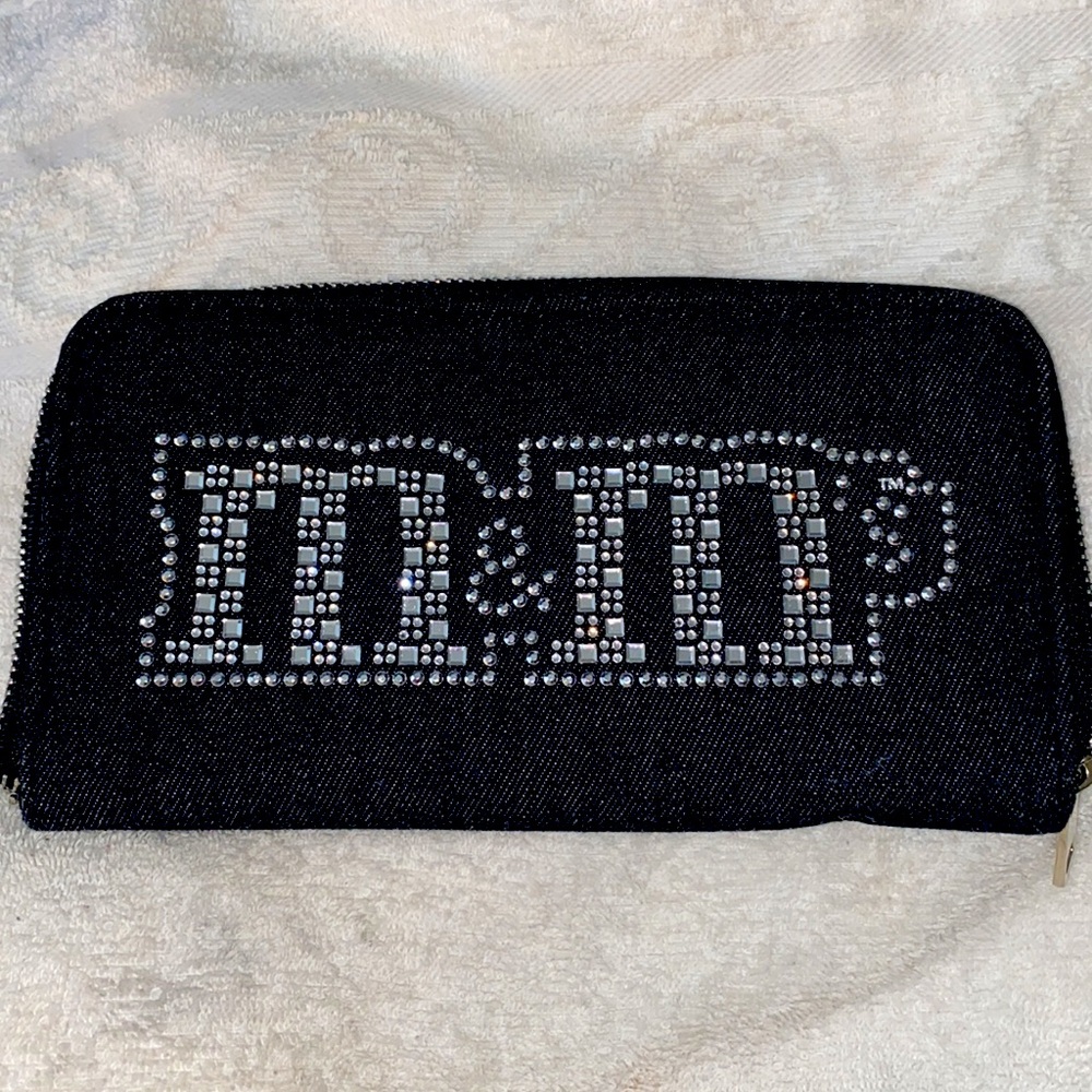 M & M DENIM WALLET IN EXCELLENT USED CONDITION